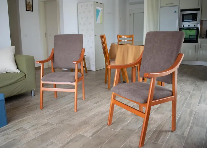 Nyaraló Marar Local *