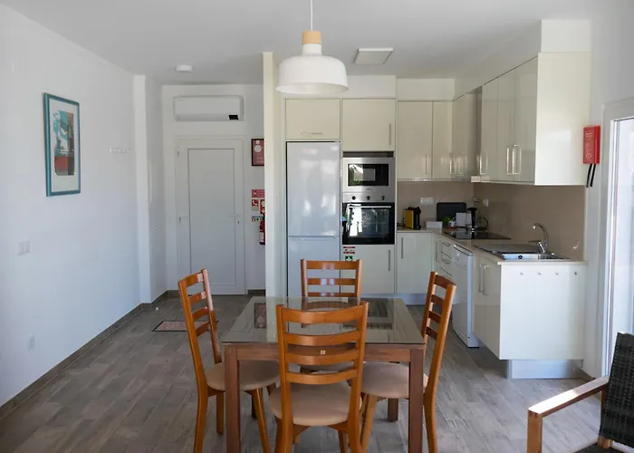 Nyaraló Marar Local